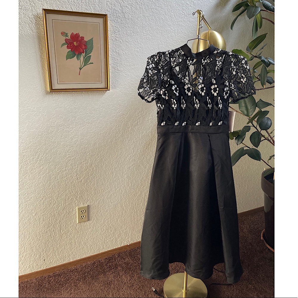Adorable NWT Little Miss Dress